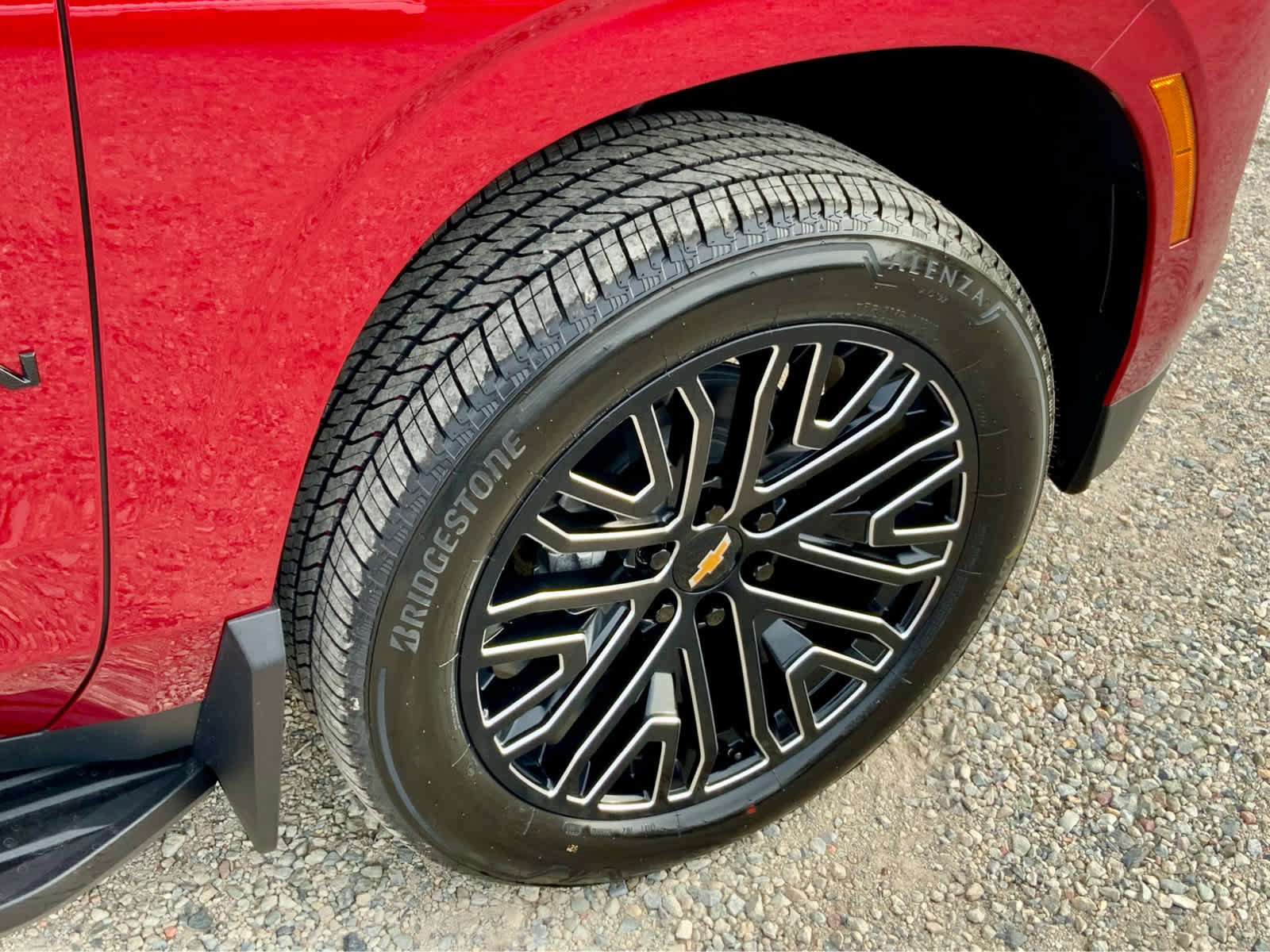 New 2026 Chevrolet Suburban RST image 17