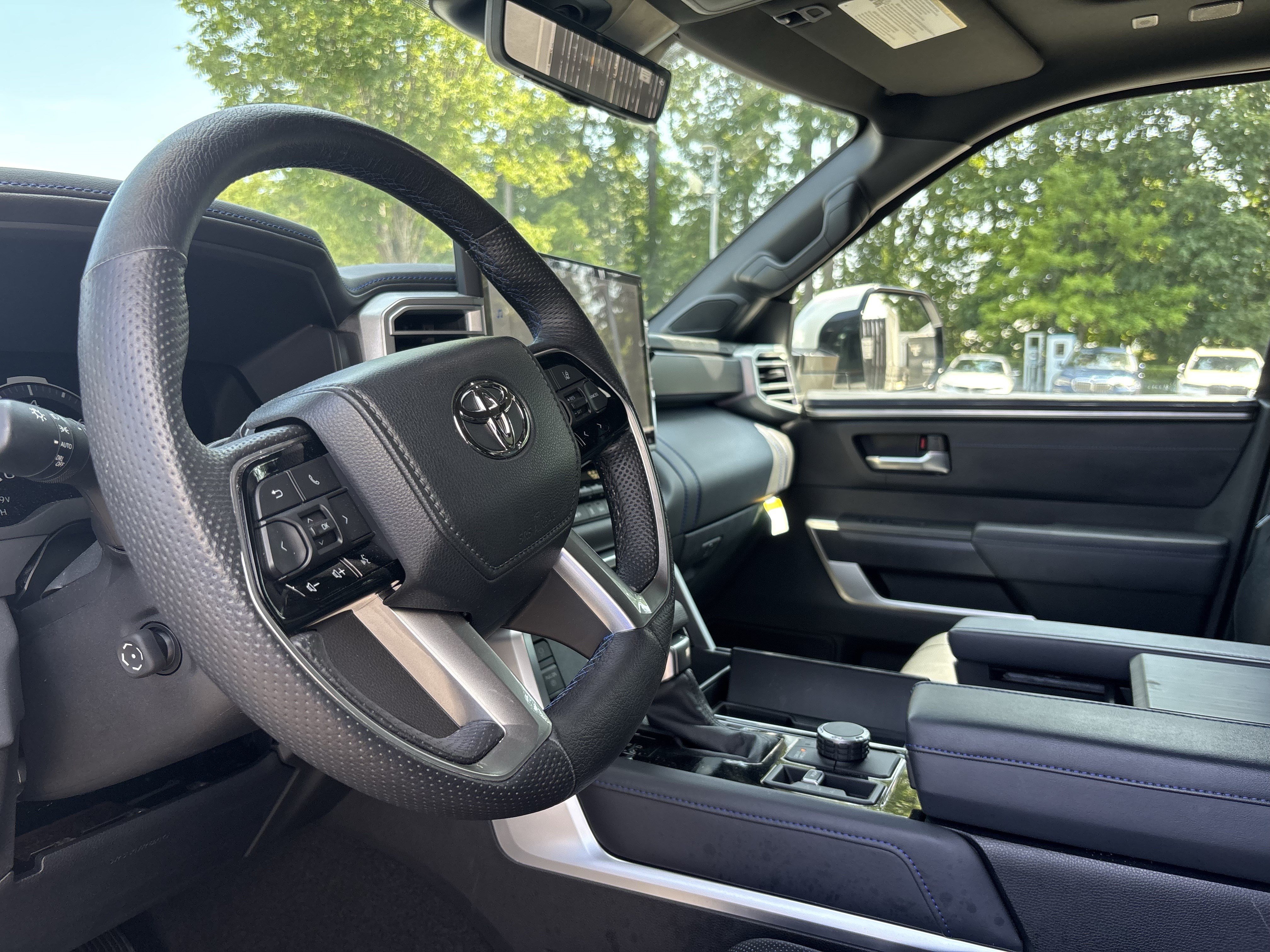 Used 2022 Toyota Tundra Platinum w/ Advanced Package AWD/4WD image 38