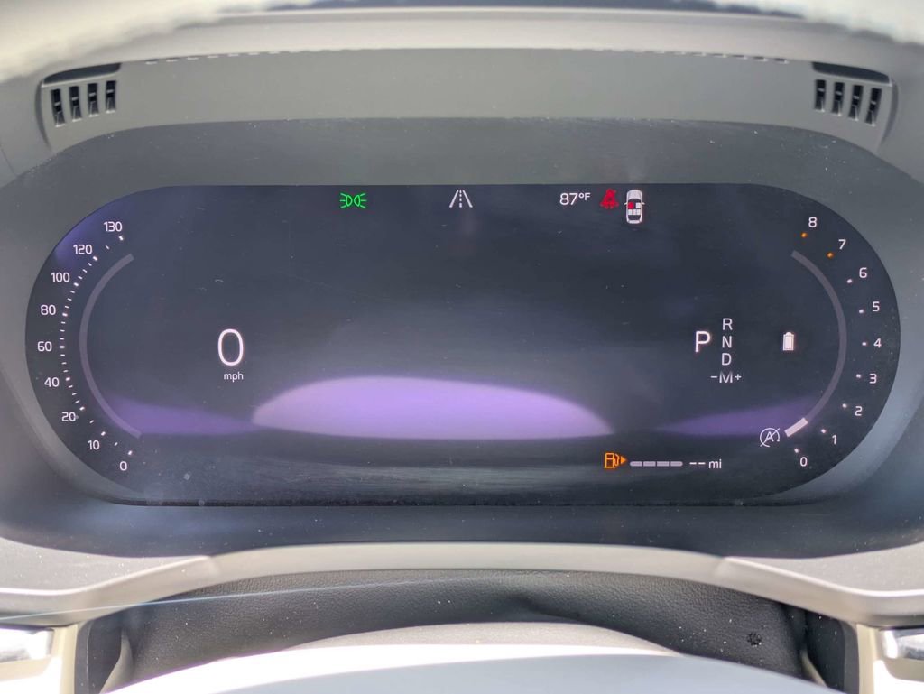 Certified 2023 Volvo XC60 B5 Plus w/ Climate Package FWD image 38