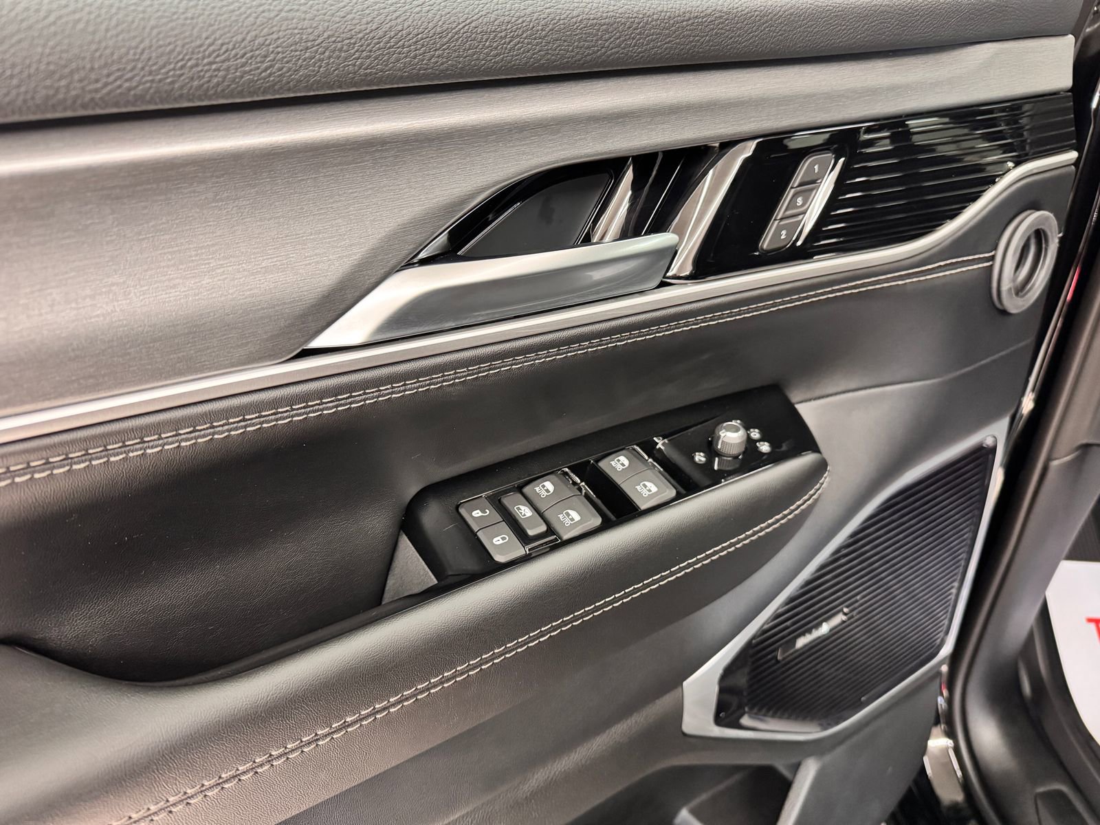 New 2026 Jeep Grand Wagoneer L Limited image 16