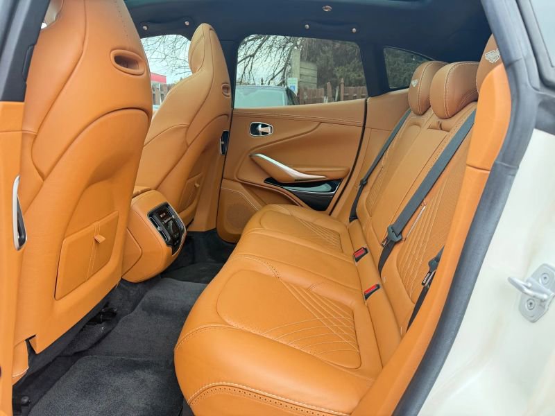 Used 2021 Aston Martin DBX image 14