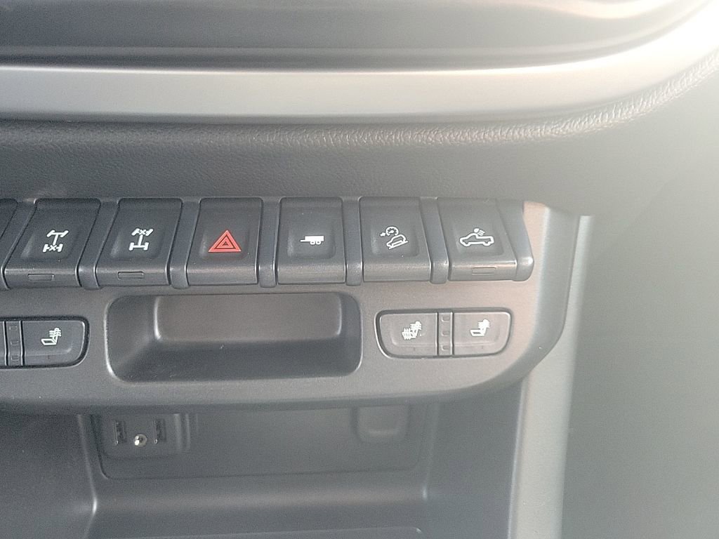 Used 2021 Chevrolet Colorado ZR2 w/ ZR2 Dusk Special Edition image 16