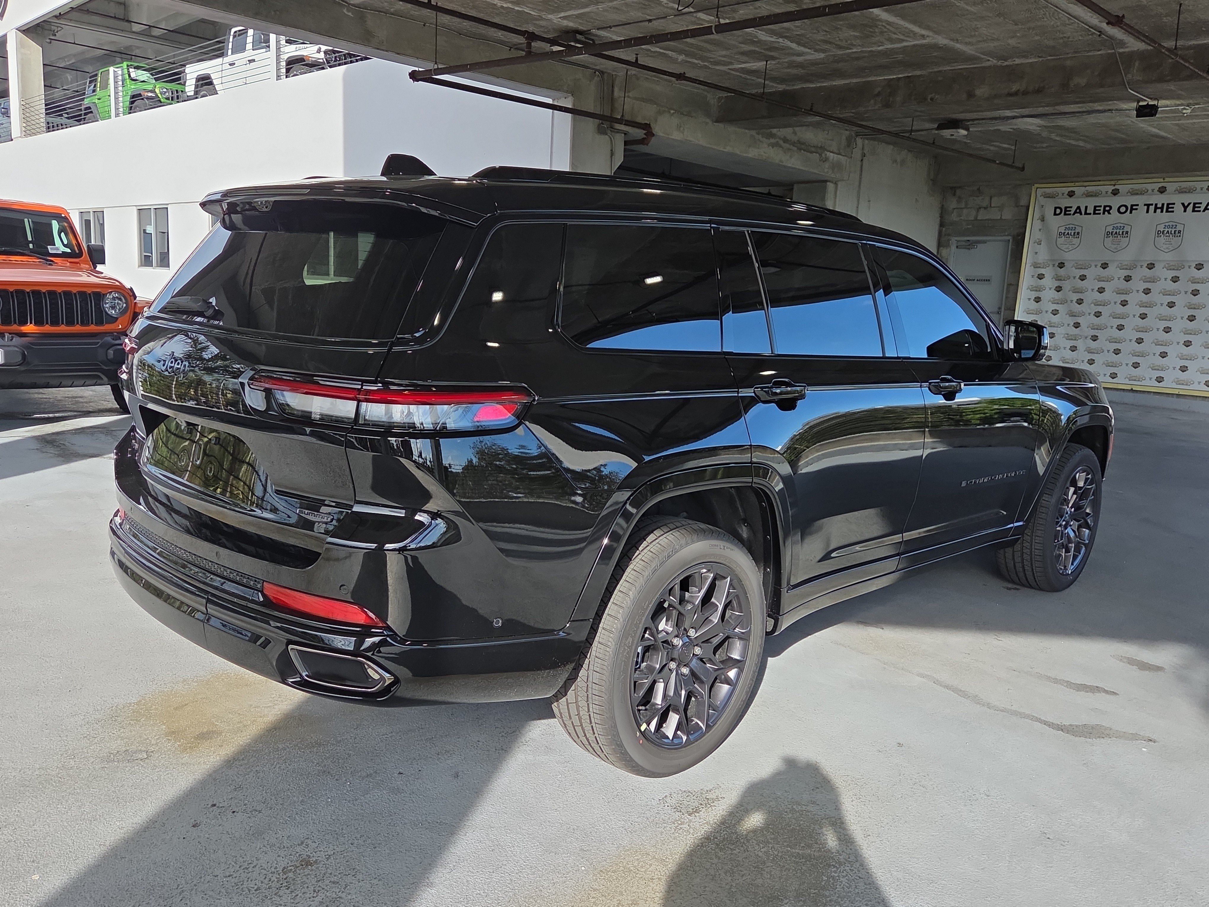 New 2025 Jeep Grand Cherokee L Summit AWD/4WD image 5