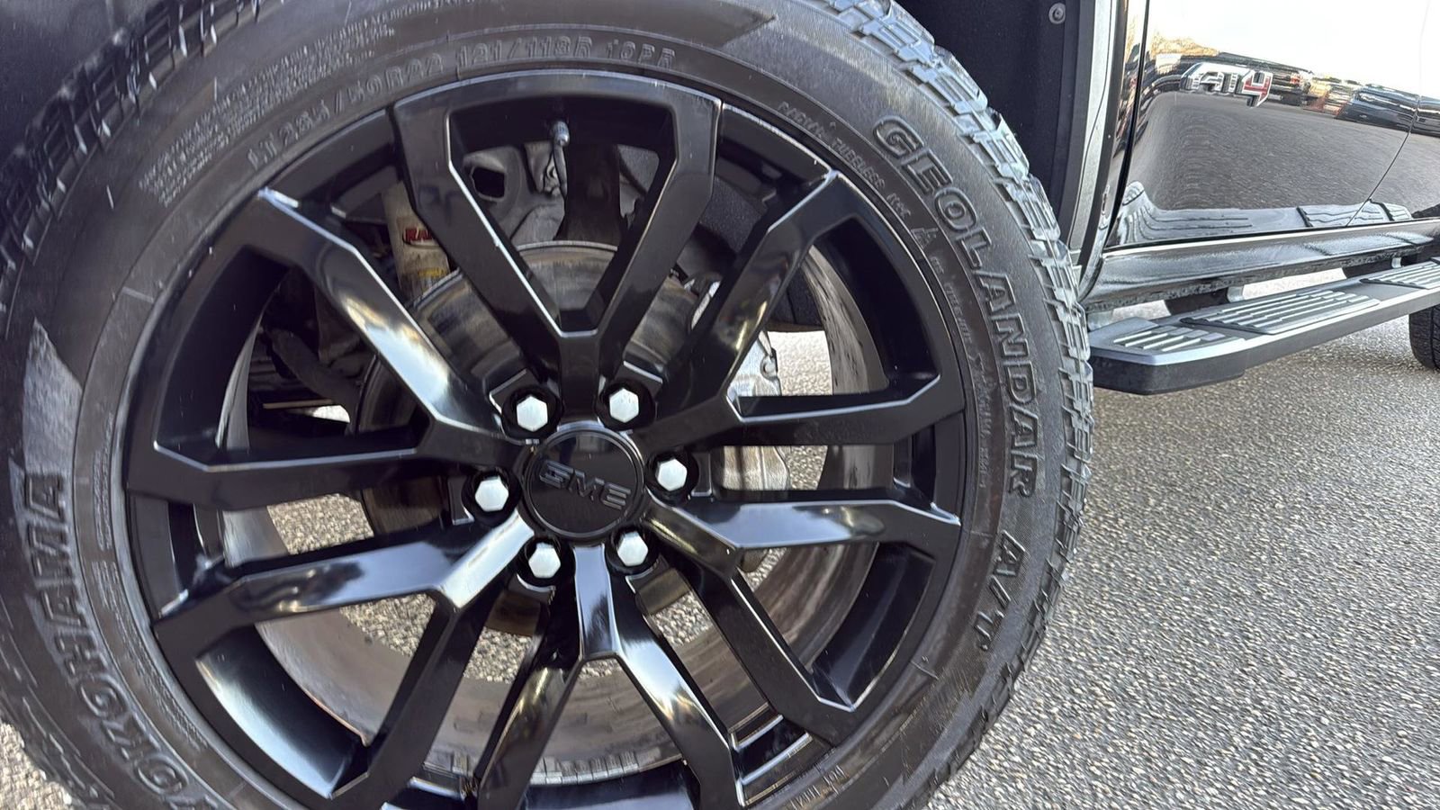 Used 2020 GMC Sierra 1500 AT4 w/ AT4 Premium Package image 6