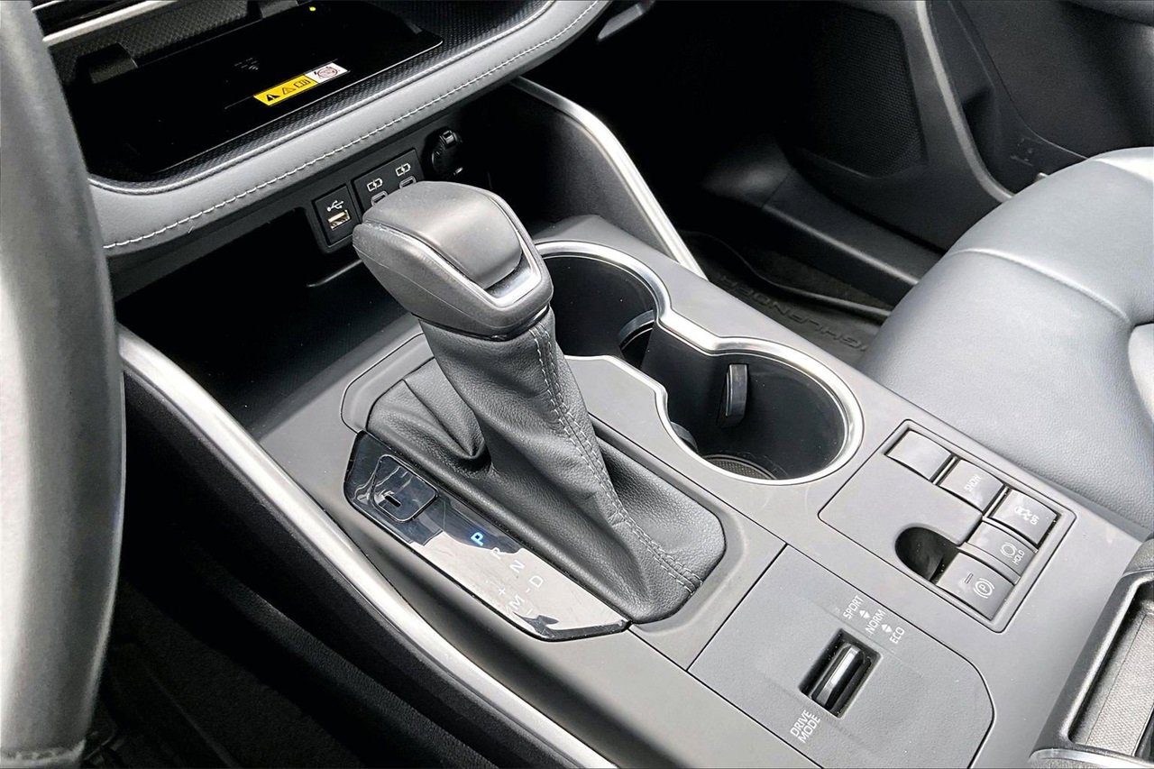 Used 2023 Toyota Highlander L image 29