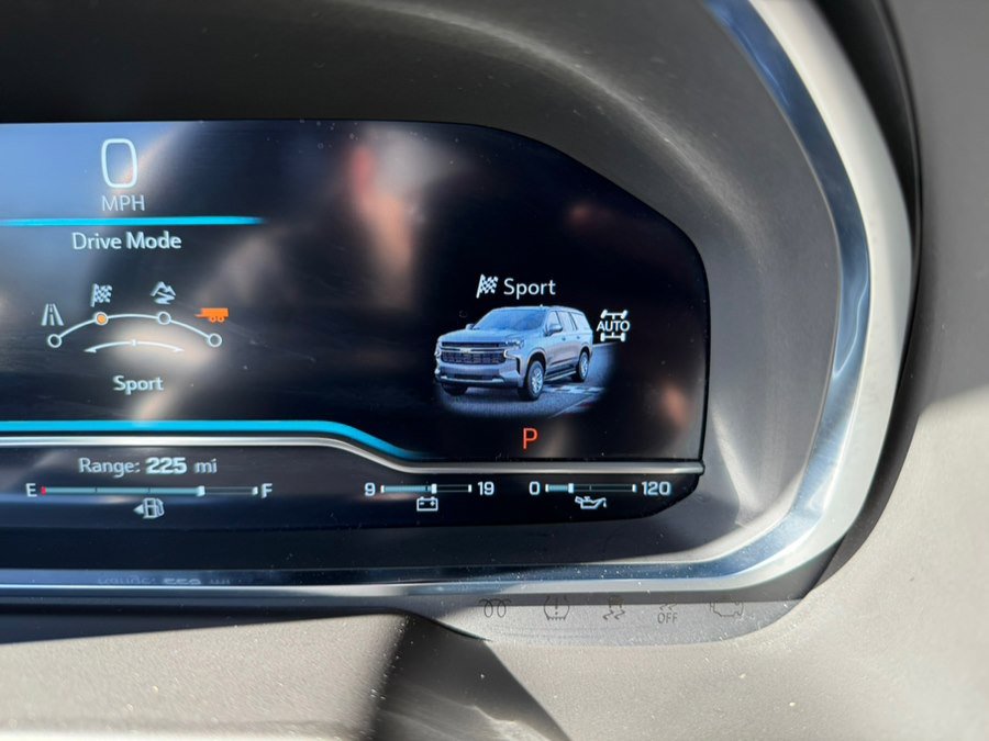 Used 2024 Chevrolet Suburban Premier image 32