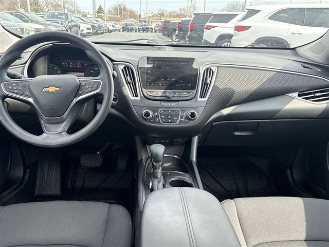 Used 2023 Chevrolet Malibu LT FWD image 19