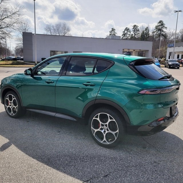 Used 2025 Alfa Romeo Tonale Veloce w/ Premium Package image 3