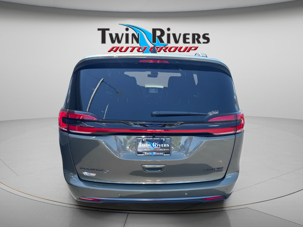 New 2027 Chrysler Pacifica Limited AWD/4WD image 3
