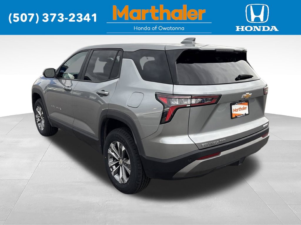 Used 2025 Chevrolet Equinox LT AWD/4WD image 3