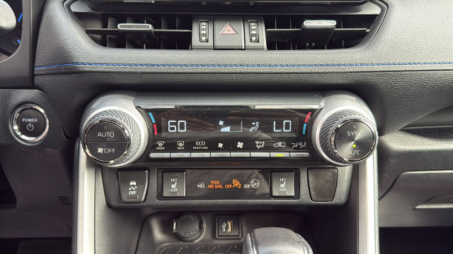 Used 2024 Toyota RAV4 XSE AWD/4WD image 26