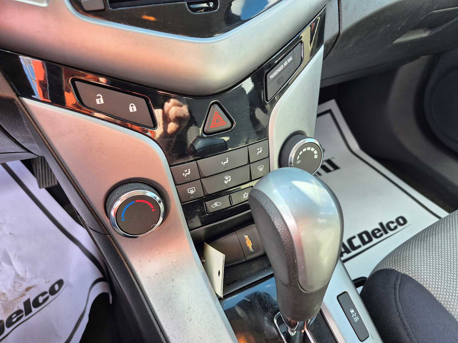 Used 2013 Chevrolet Cruze LS image 18