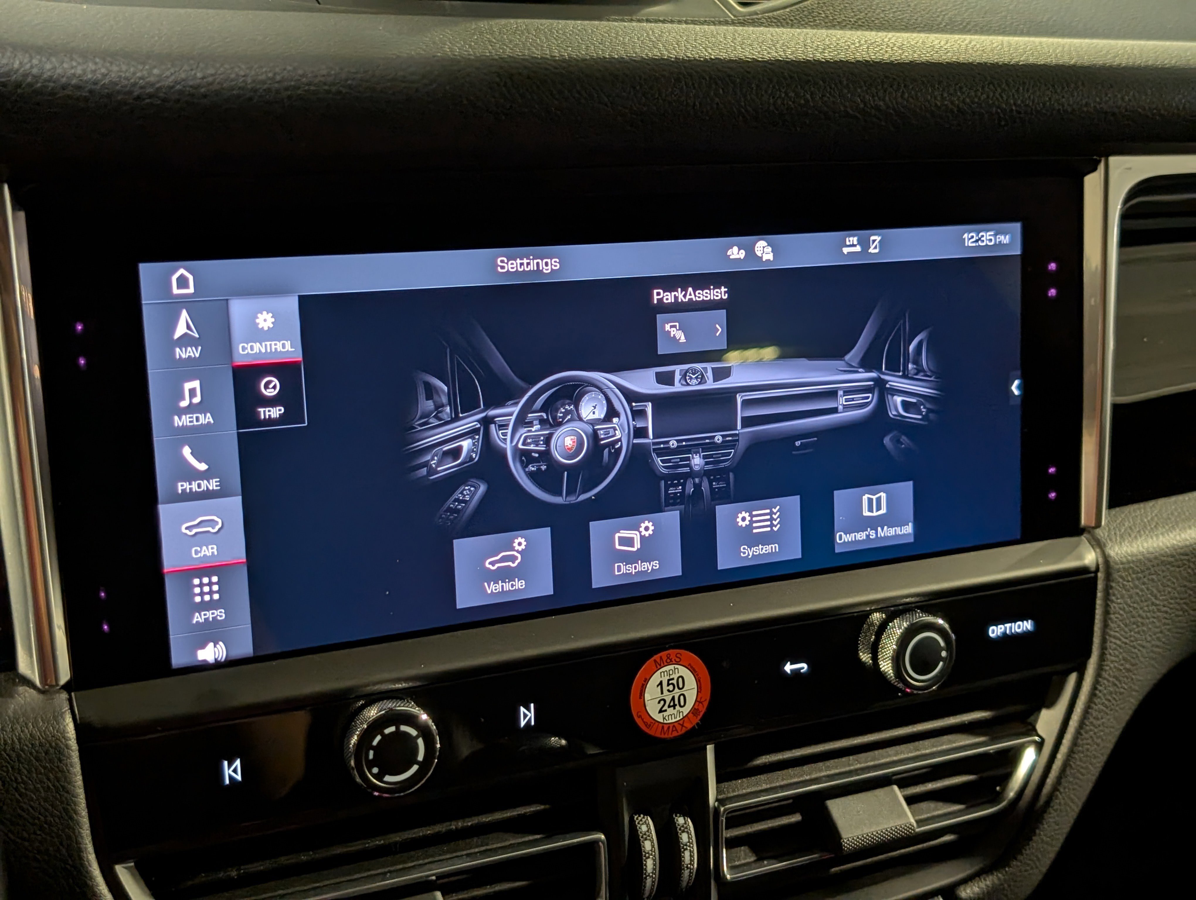 Certified 2025 Porsche Macan image 35