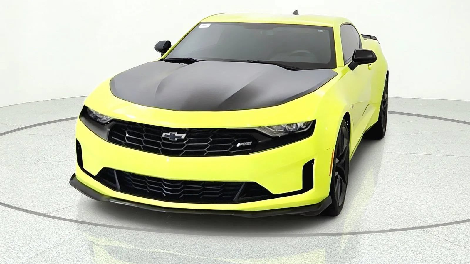 Used 2019 Chevrolet Camaro LT w/ 1LE Track Performance Package RWD image 3