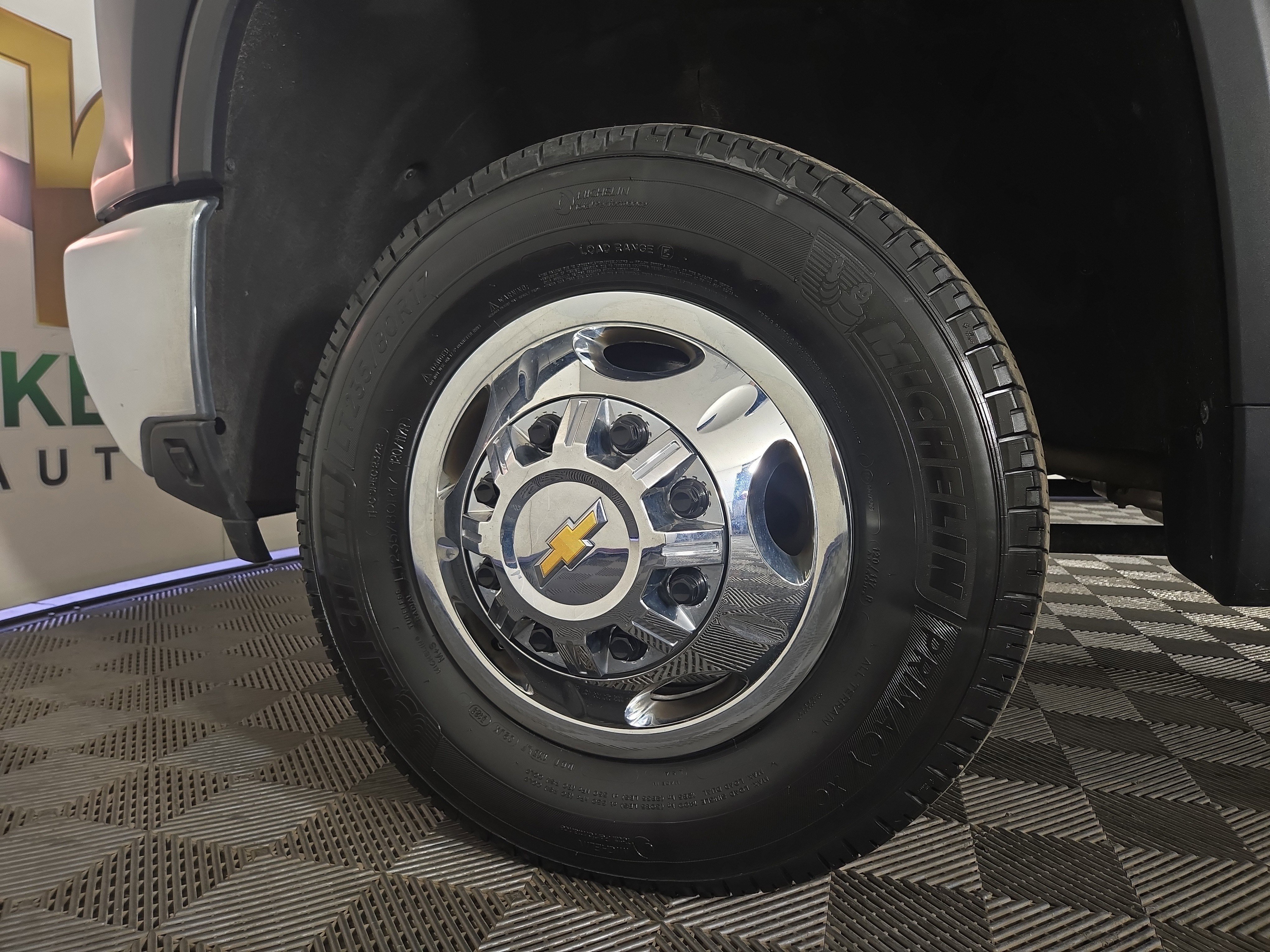 Certified 2024 Chevrolet Silverado 3500 LT w/ Convenience Package image 31