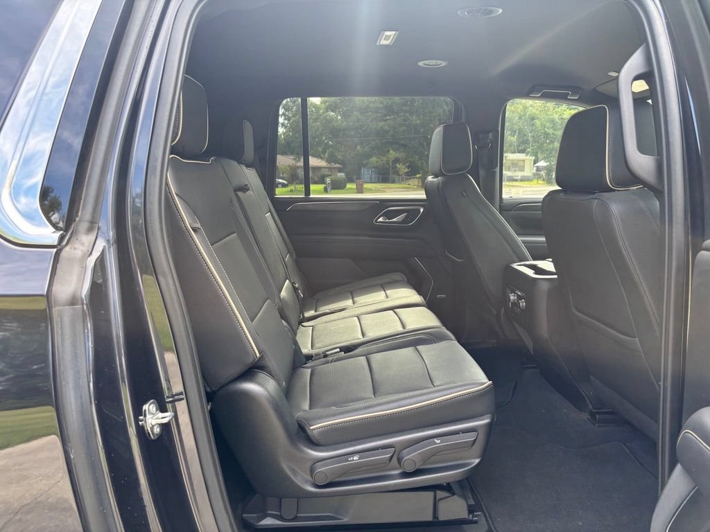 Used 2023 GMC Yukon XL SLT w/ SLT Luxury Package RWD image 19