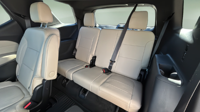 Used 2023 Chevrolet Traverse LT w/ LT Premium Package FWD image 34