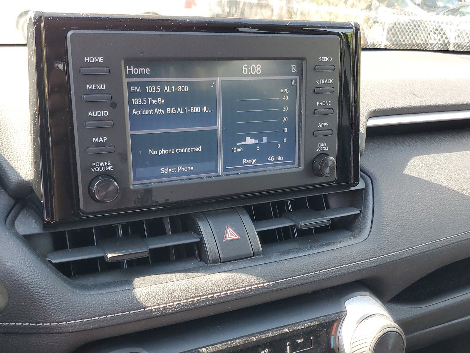 Used 2019 Toyota RAV4 LE FWD image 25