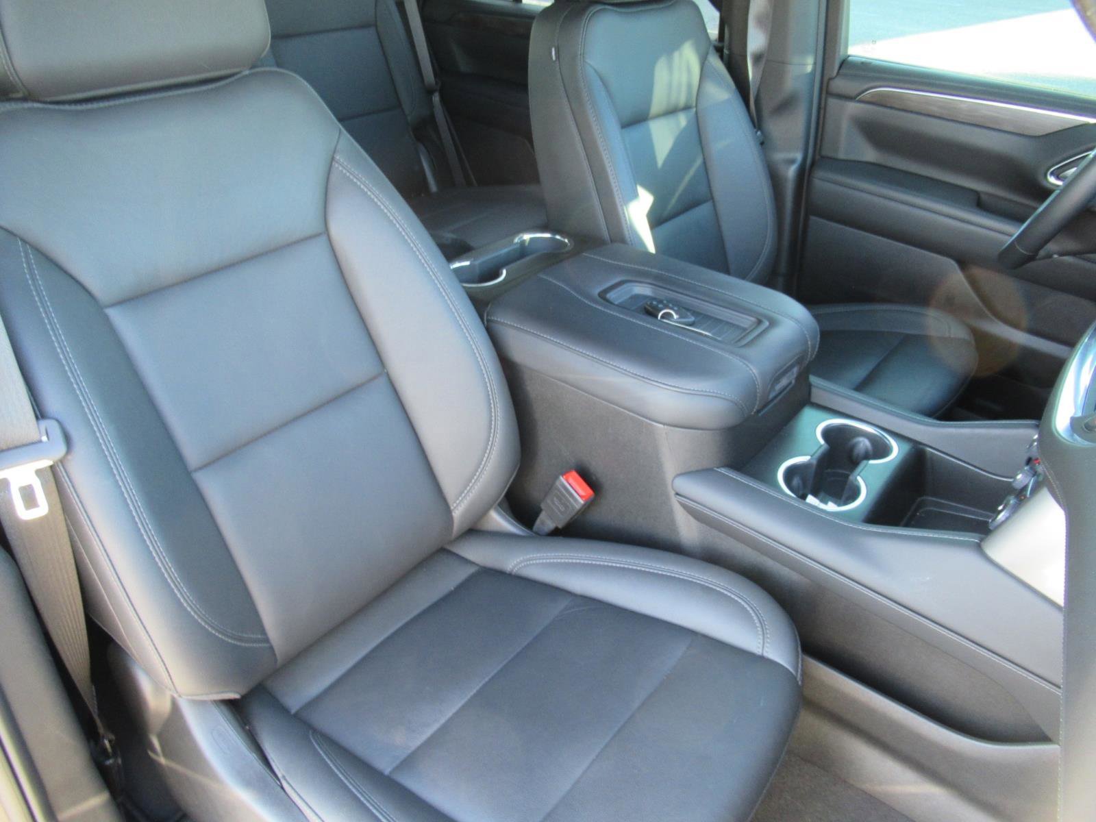 Used 2024 Chevrolet Tahoe Z71 w/ Luxury Package image 7