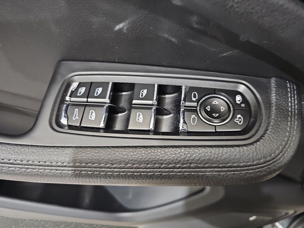 Used 2019 Porsche Macan AWD/4WD image 30