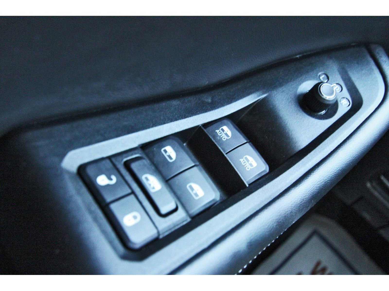 Used 2025 Jeep Grand Cherokee Limited w/ Luxury Tech Group II RWD image 19