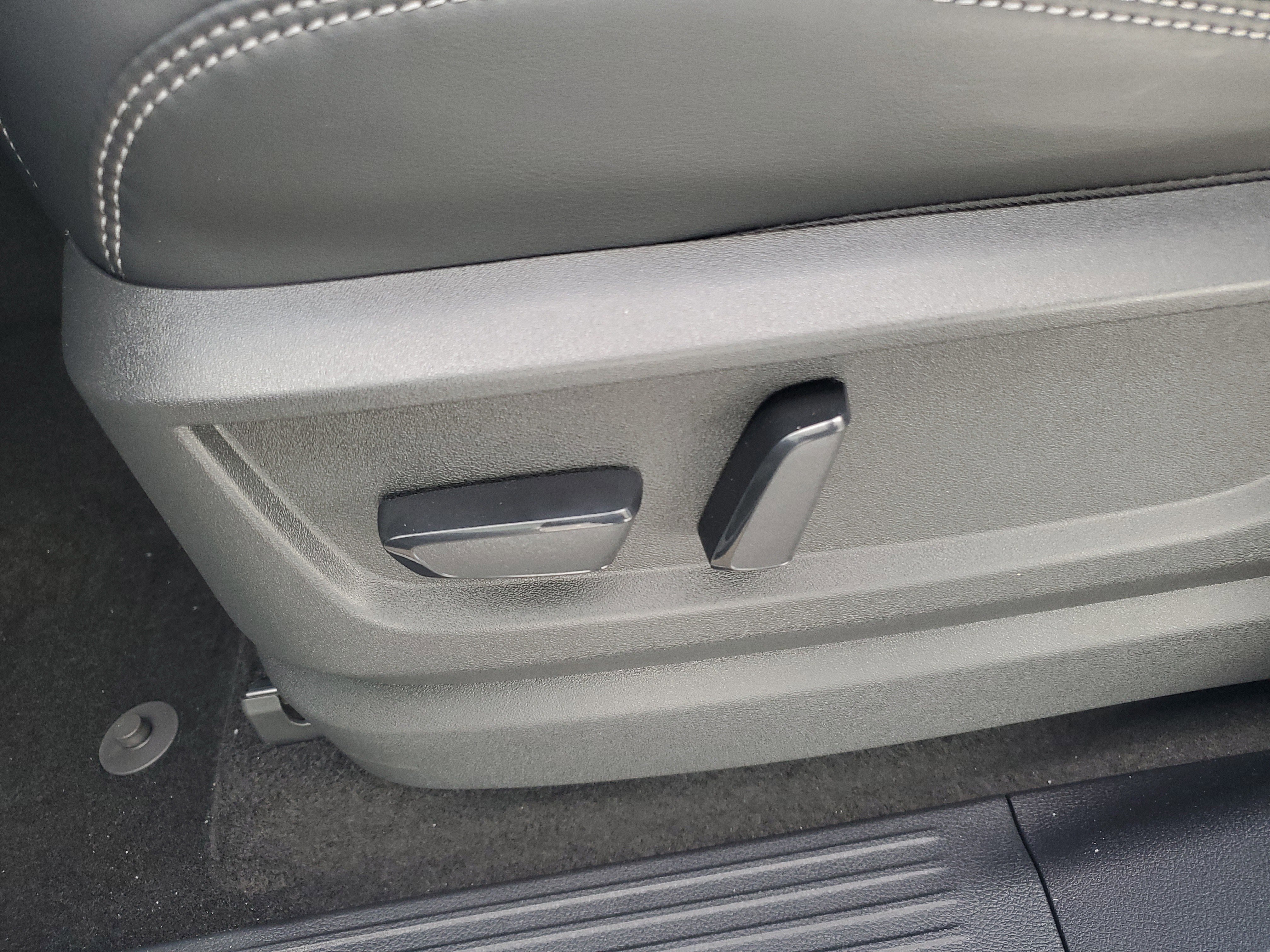 New 2026 Nissan Armada SV image 12