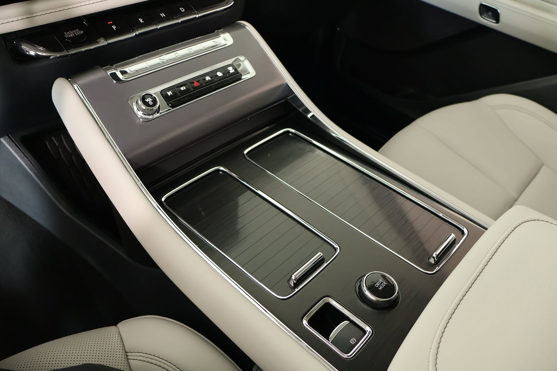 New 2026 Lincoln Aviator AWD image 8