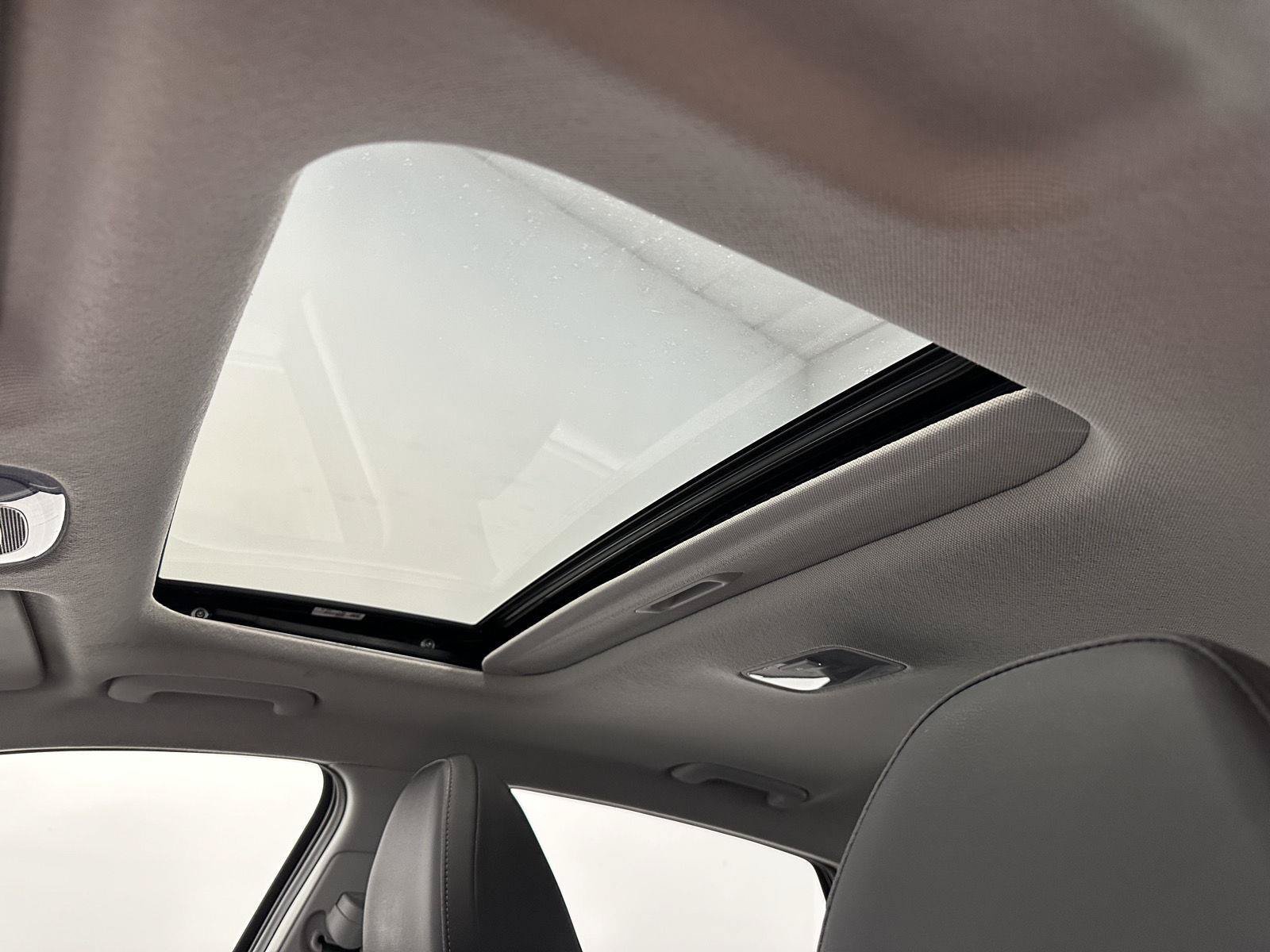 Certified 2023 Hyundai Elantra Limited FWD image 18