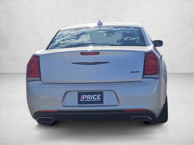 Used 2021 Chrysler 300 Touring w/ Sport Appearance Package image 7