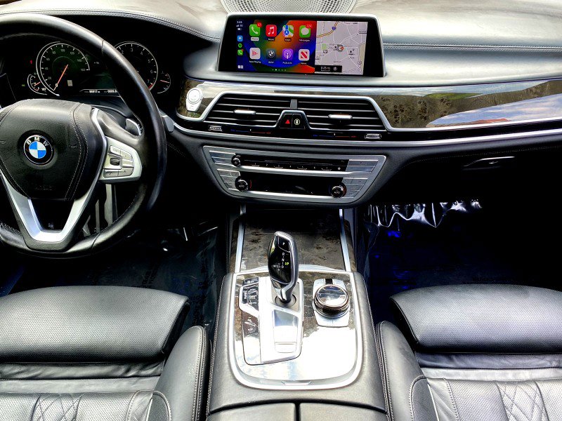 Used 2018 BMW 750i xDrive AWD/4WD image 26
