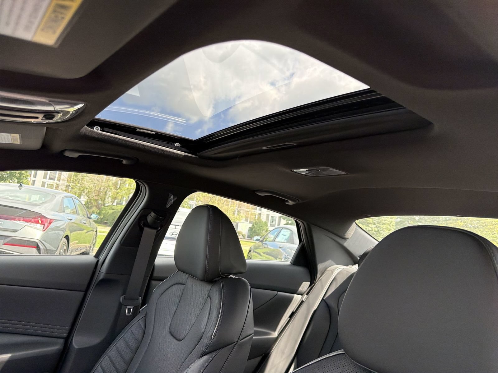 New 2026 Hyundai Elantra SEL Sport FWD image 23