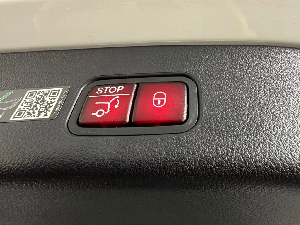 Used 2024 Mercedes-Benz GLC 300 image 26