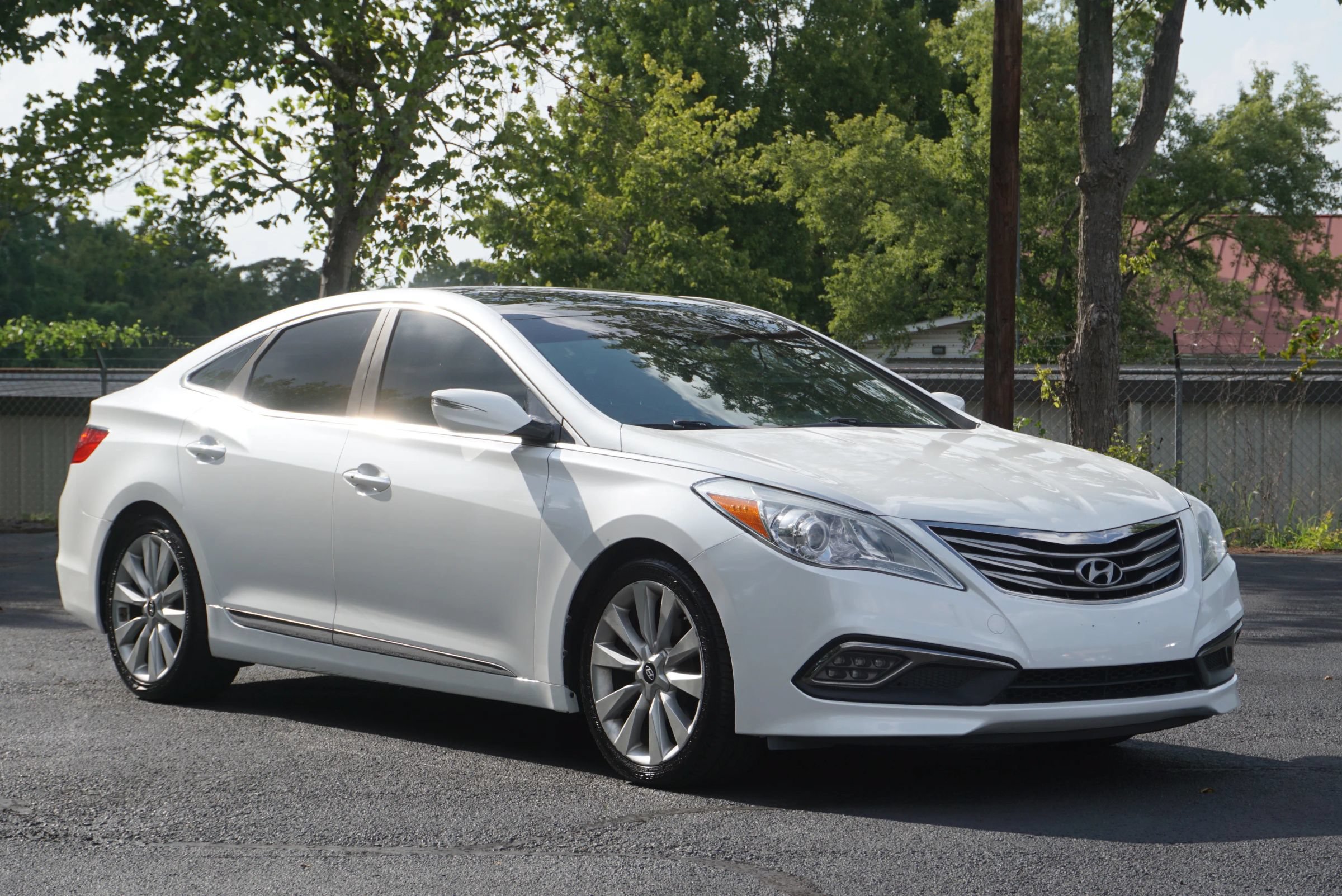 Used 2015 Hyundai Azera Limited FWD image 3