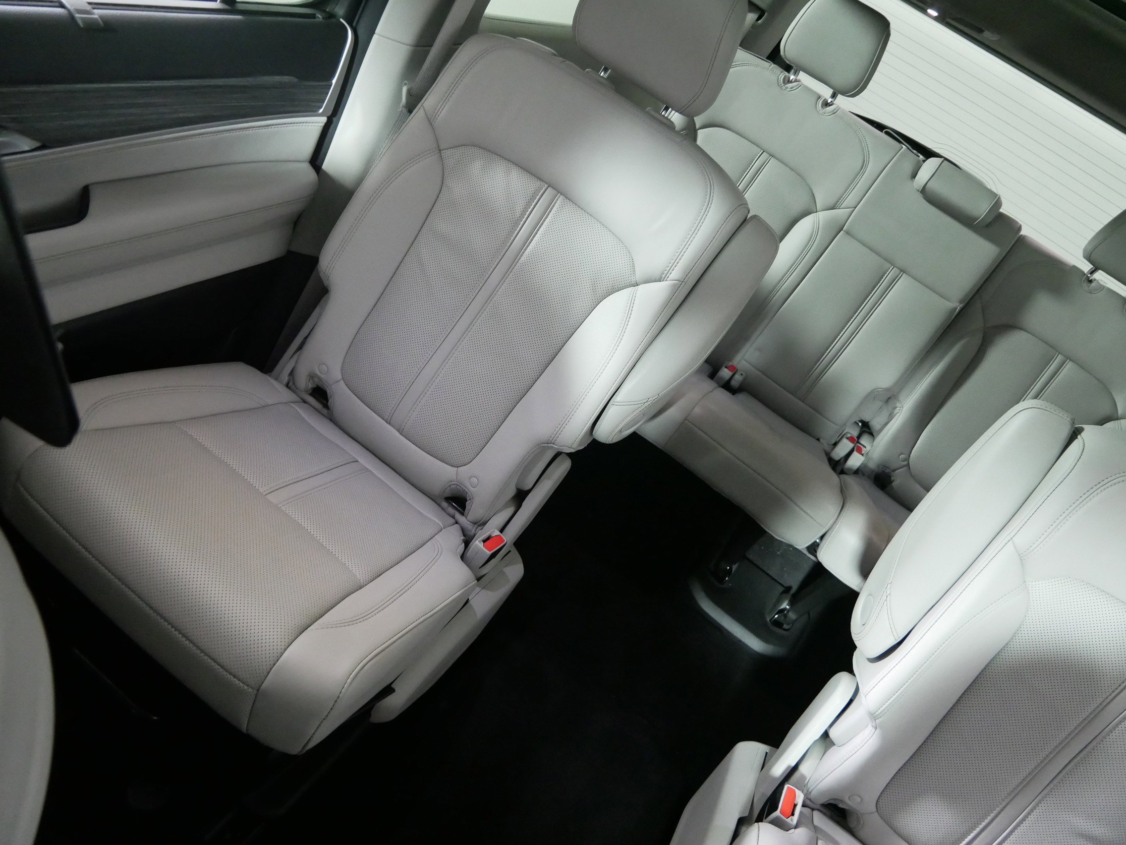 Used 2022 Jeep Wagoneer Series III w/ Premium Group I image 12