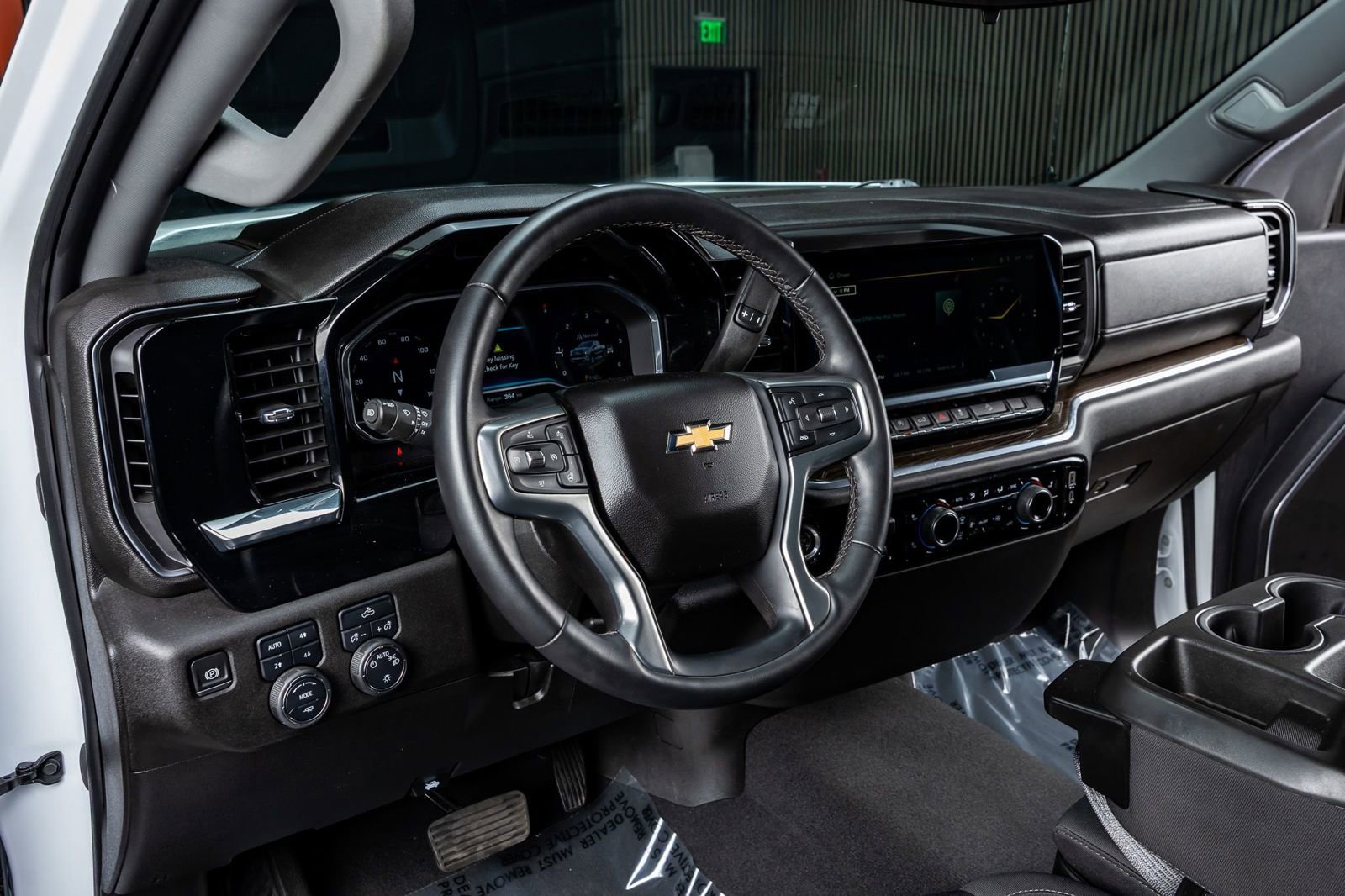 Used 2023 Chevrolet Silverado 1500 LT w/ Z71 Off-Road Package image 16