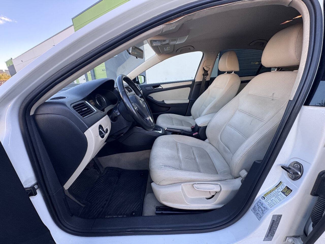 Used 2012 Volkswagen Jetta SE FWD image 9