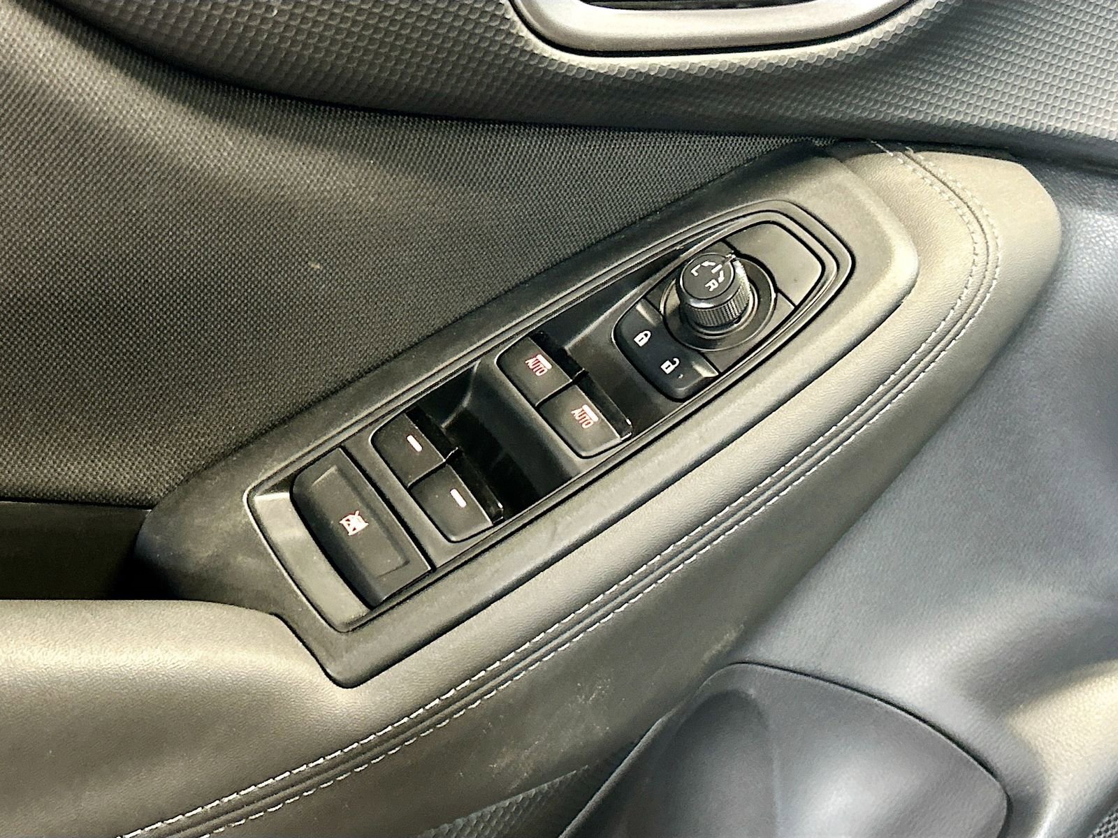 Used 2023 Subaru Forester Premium w/ Popular Package #2 image 17