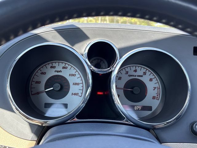 Used 2006 Pontiac Solstice Convertible w/ Premium Package RWD image 18