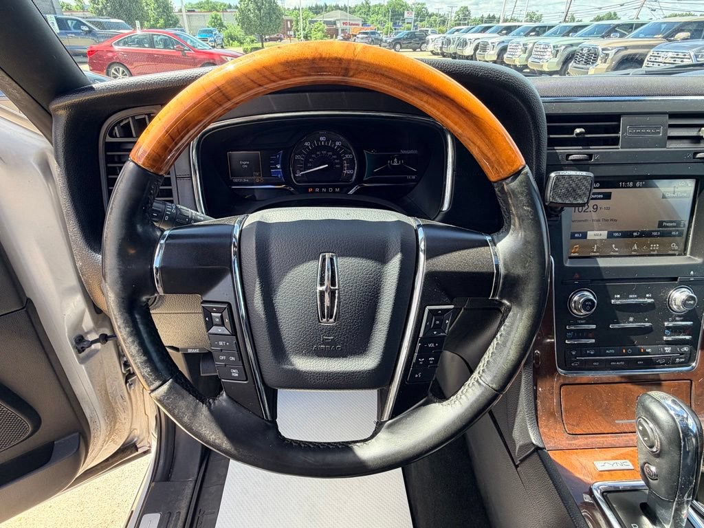 Used 2016 Lincoln Navigator Select AWD/4WD image 8