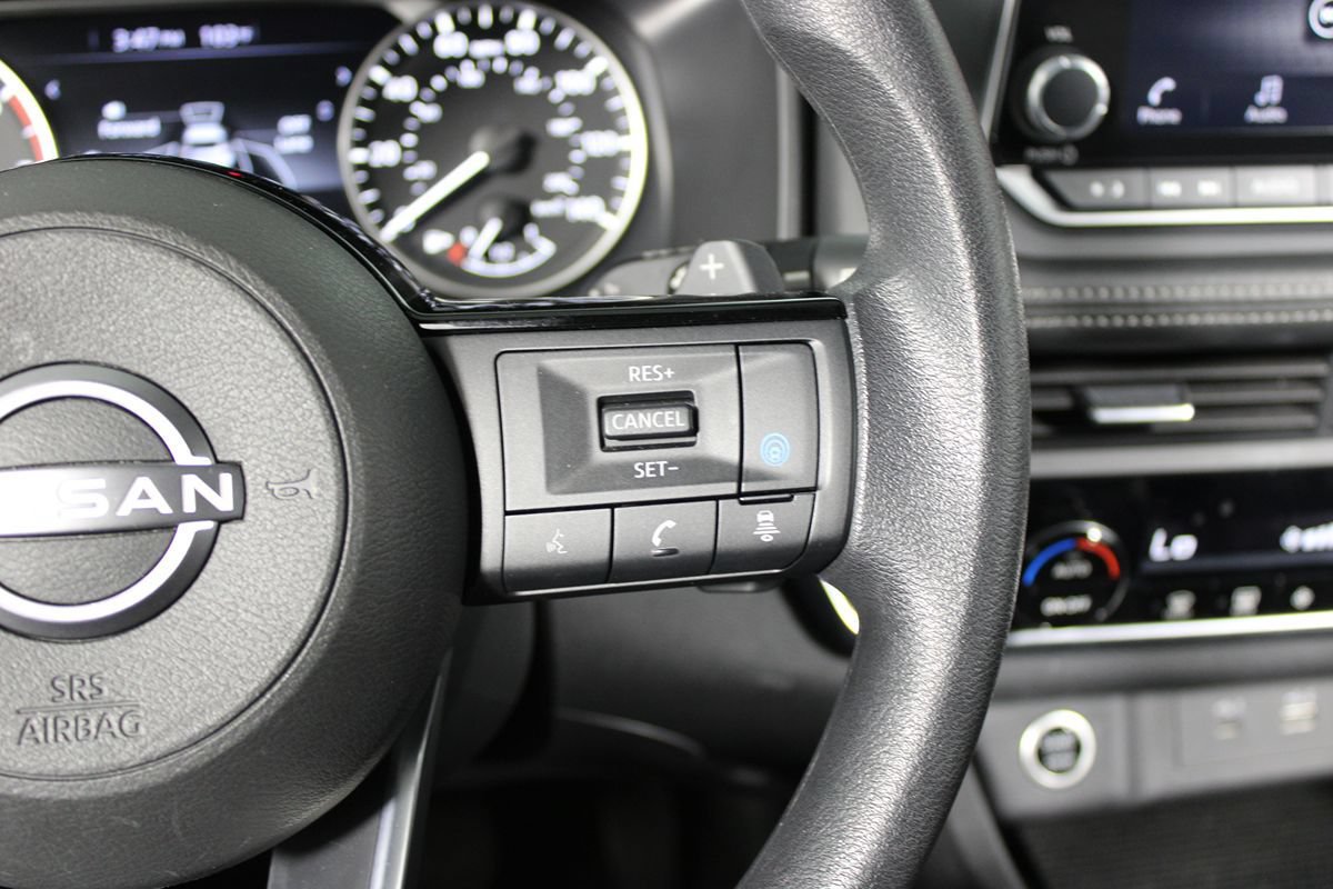 Used 2023 Nissan Rogue SV FWD image 13