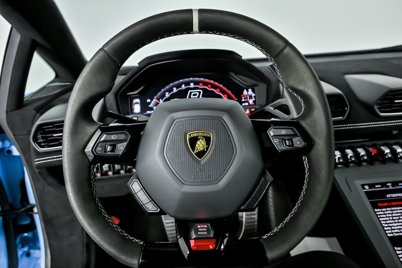 Used 2022 Lamborghini Huracan STO RWD image 27