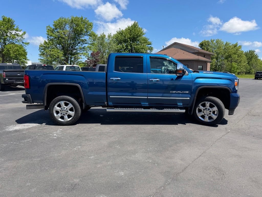 Used 2017 GMC Sierra 2500 Denali w/ Duramax Plus Package AWD/4WD image 4
