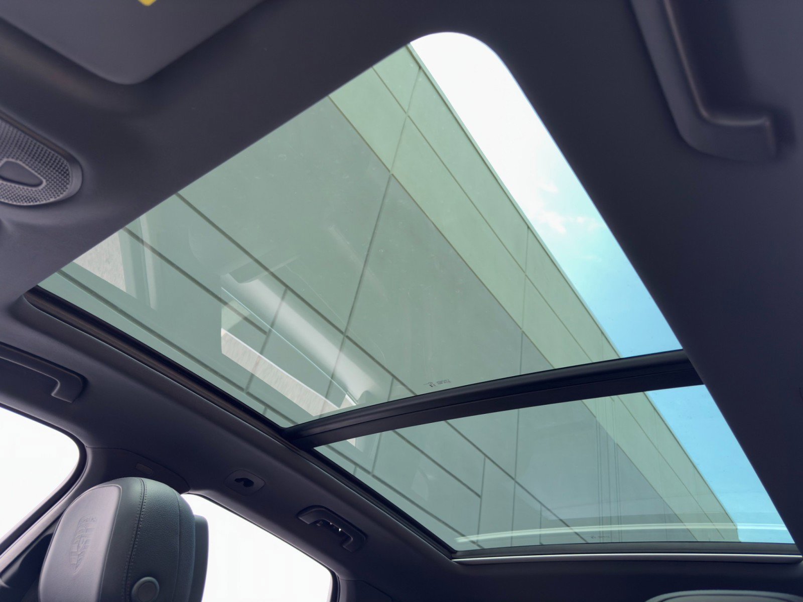 Used 2024 Porsche Cayenne S w/ Premium Package Plus image 12