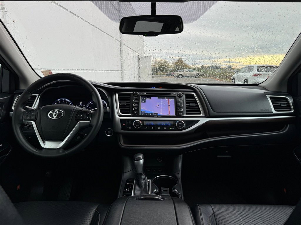 Used 2014 Toyota Highlander Limited image 12