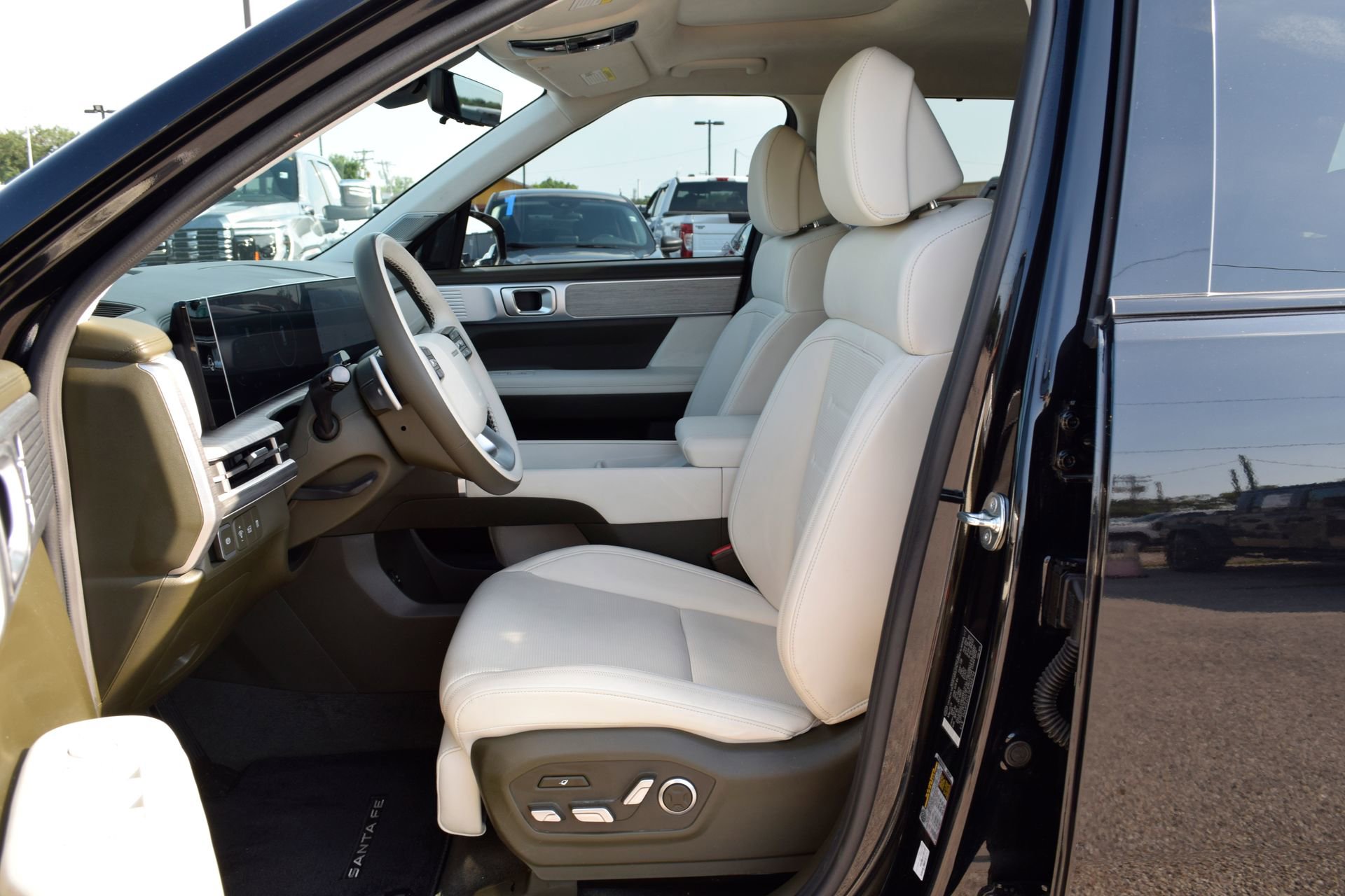 Used 2024 Hyundai Santa Fe Calligraphy FWD image 16