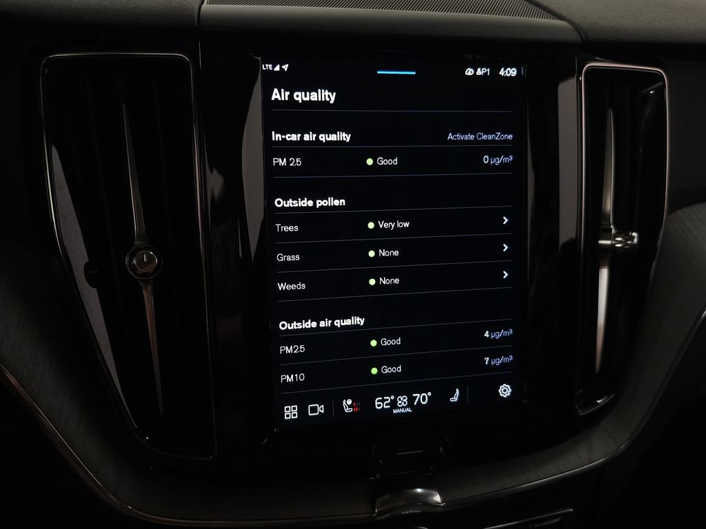 Certified 2025 Volvo XC60 B5 Plus AWD/4WD image 30