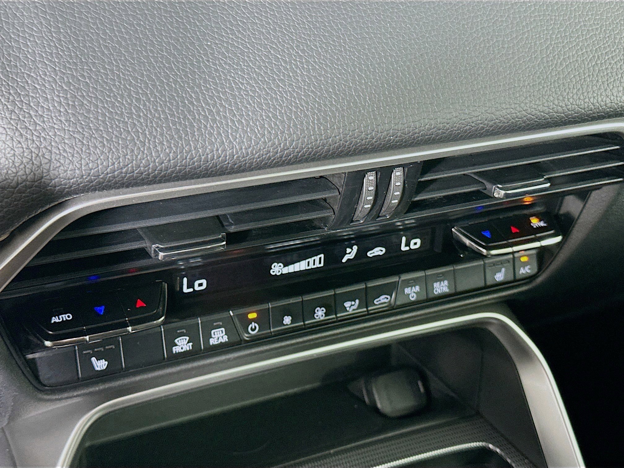 Used 2025 MAZDA CX-90 3.3 Turbo w/ Premium Sport Pkg image 24