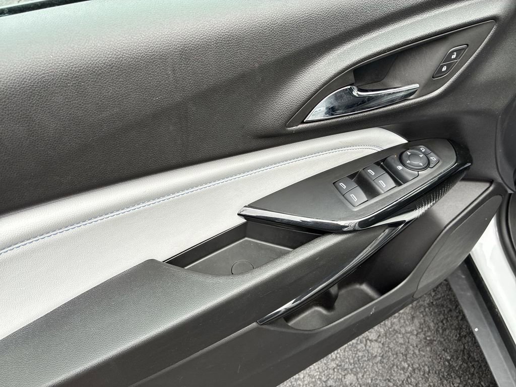 Used 2025 Chevrolet Trax LT w/ LT Convenience Package image 13