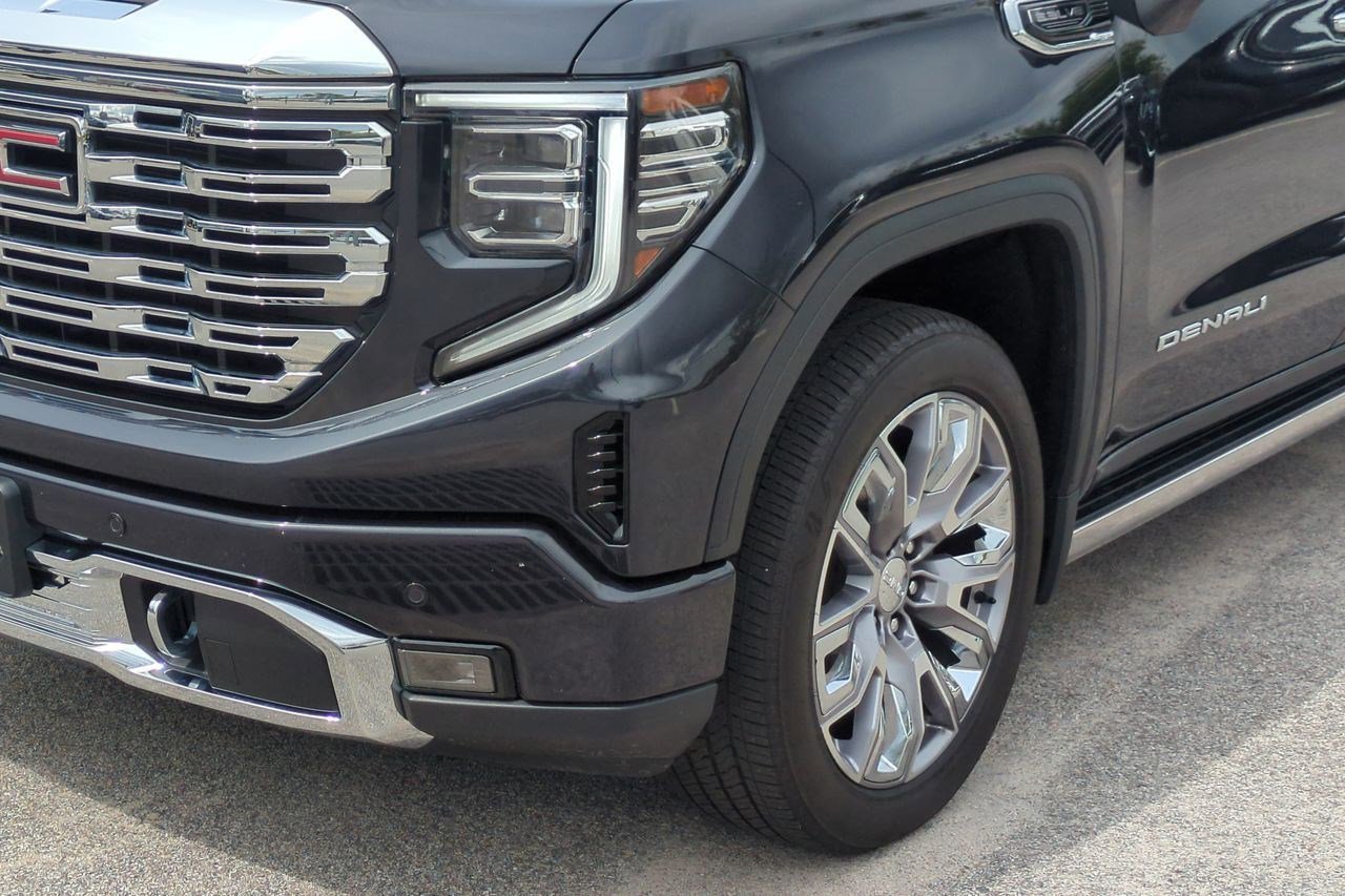 Used 2024 GMC Sierra 1500 Denali w/ Denali Reserve Package AWD/4WD image 10