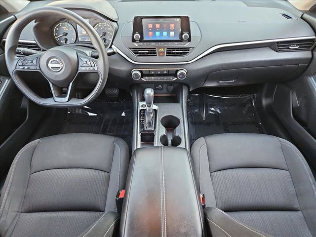 Used 2024 Nissan Altima 2.5 S FWD image 16